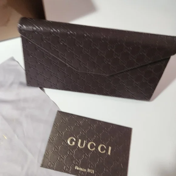 Gucci Sunglasses with Case - Picture 6 of 6